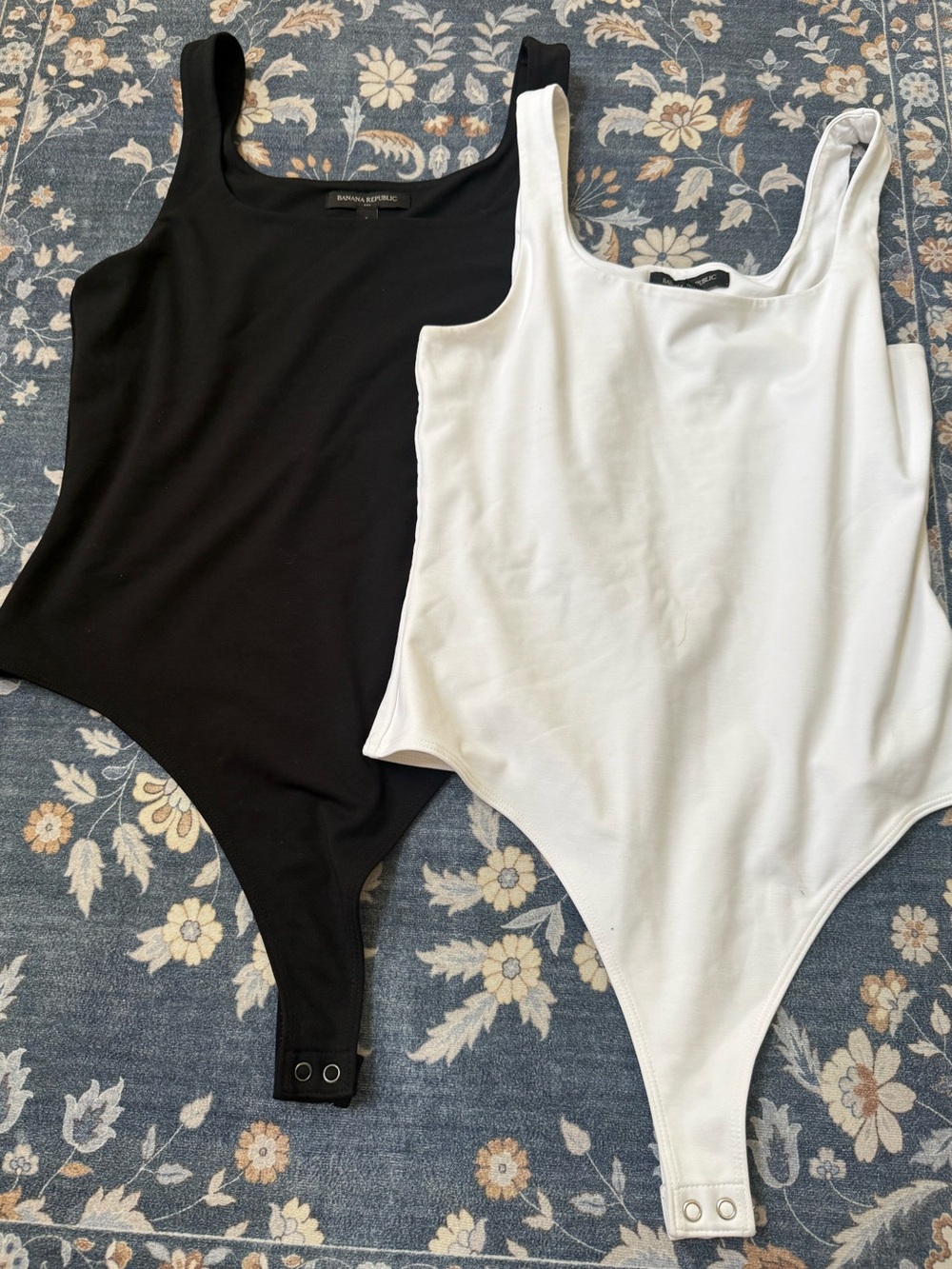 Banana Republic White Black Bundle Square Sleeveless Basic Thong Bodysuits Sz S